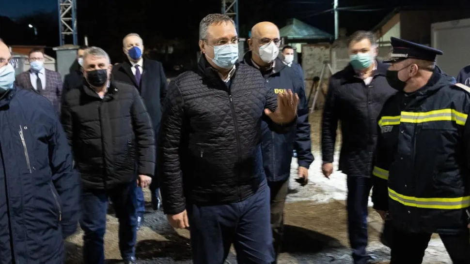 Premierul Ciucă a anunţat că 18 cetăţeni români care au fost blocați în Ucraina au ajuns în ţară