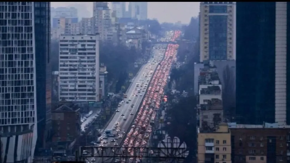 FOTO+VIDEO Ucraina, lovită de al doilea val de rachete. Mii de oameni fug de teama atacurilor