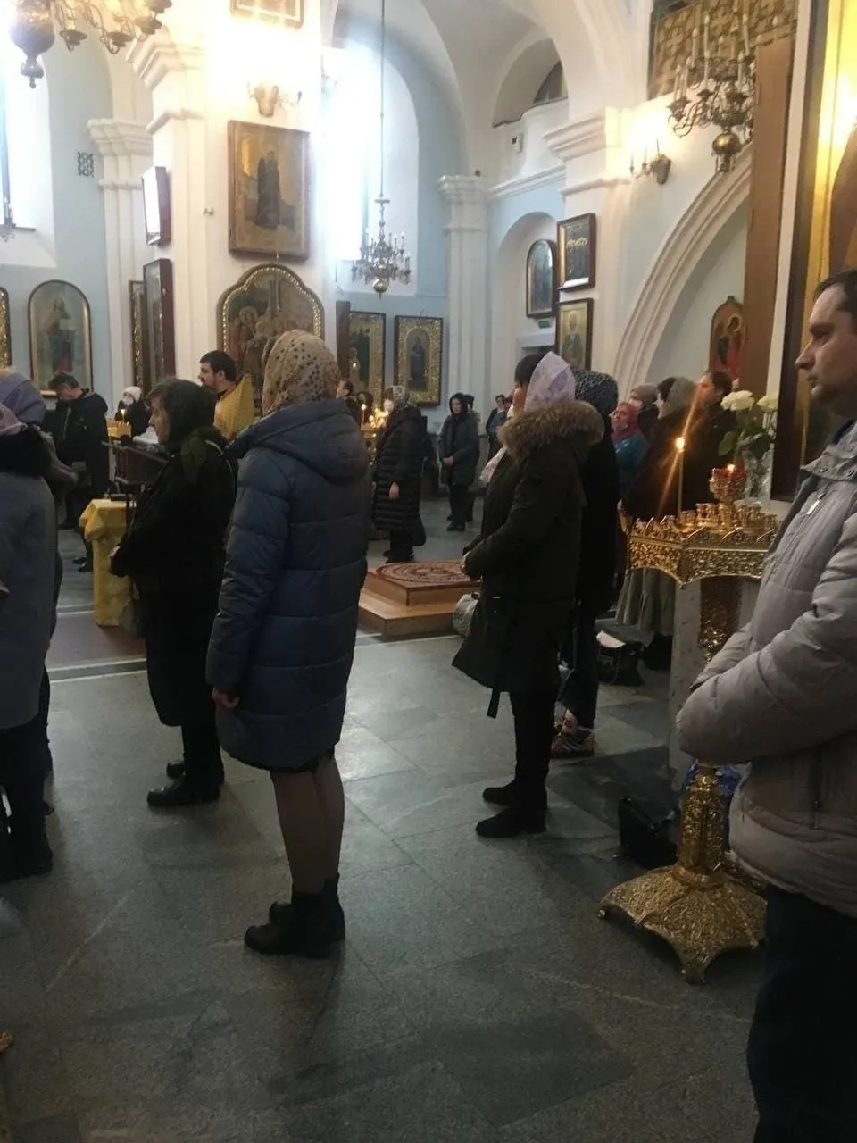 Mamelor soldaților belaruși au venit să se roage pentru pace, dar au fost ARESTATE, la Minsk! Orașul, survolat de elicoptere