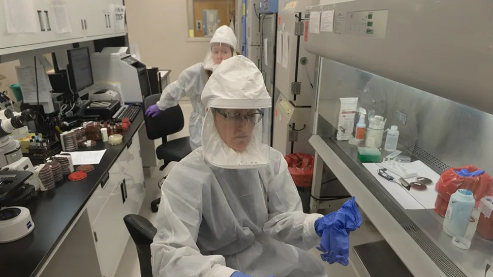 Rusia susține că are probe privind armele biologice "fabricate" de americani în Ucraina