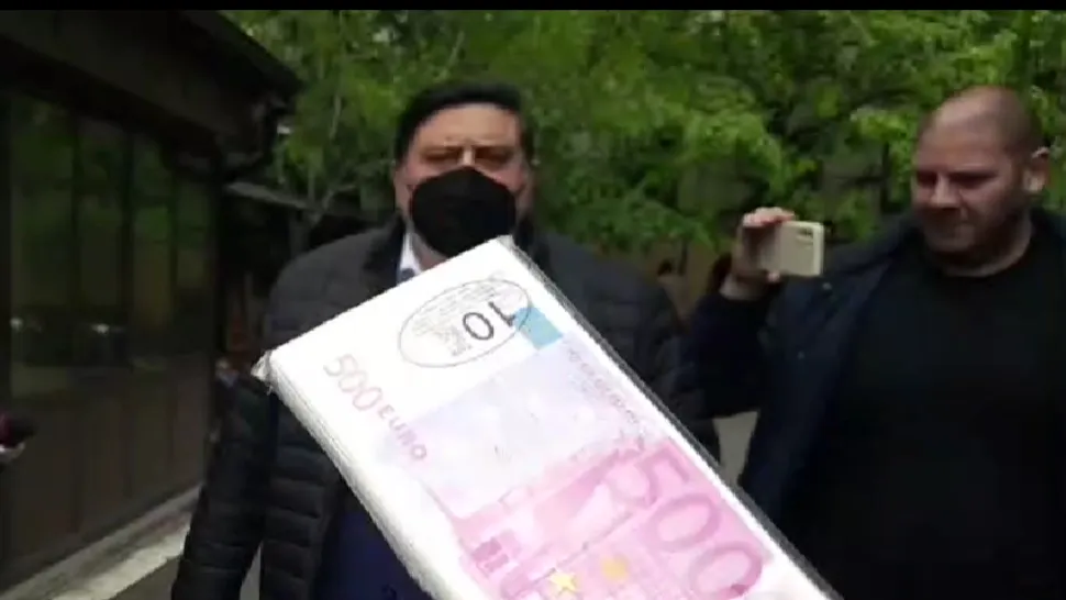VIDEO Scandal cu injurii între fostul ministru Constantin Niță și protestatarul Marian "Ceaușescu"