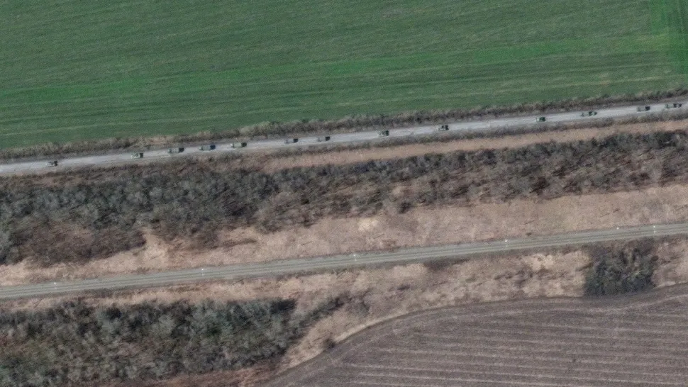 FOTO Coloana de blindate rusești de peste 12 kilometri din estul Ucrainei a fost distrusă