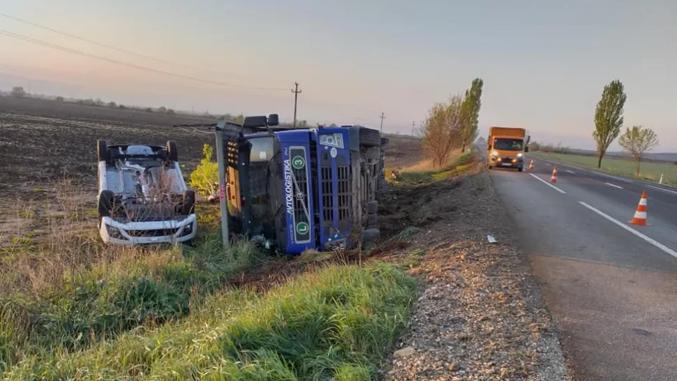 Un TIR ucrainean s-a răsturnat