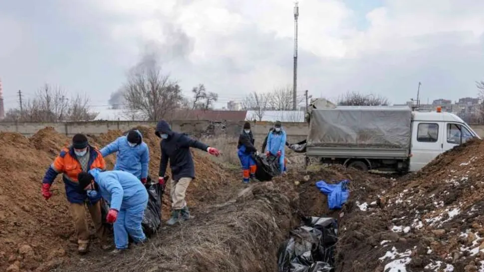 PUTIN face un TURNEU de propagandă despre crimele de război, în Mariupol, JOI, pentru presa occidentală pro-Kremlin