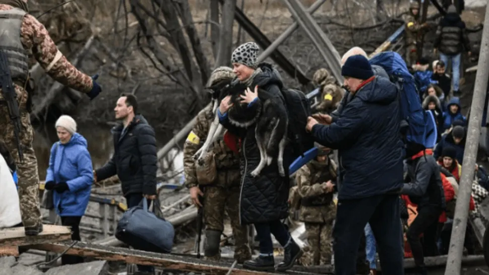 Locuitorii din Mariupol nu mai au apă potabilă. Foto/Profimedia