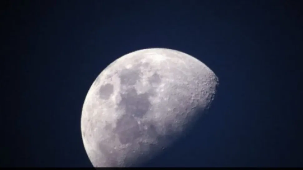 Eclipsă lună