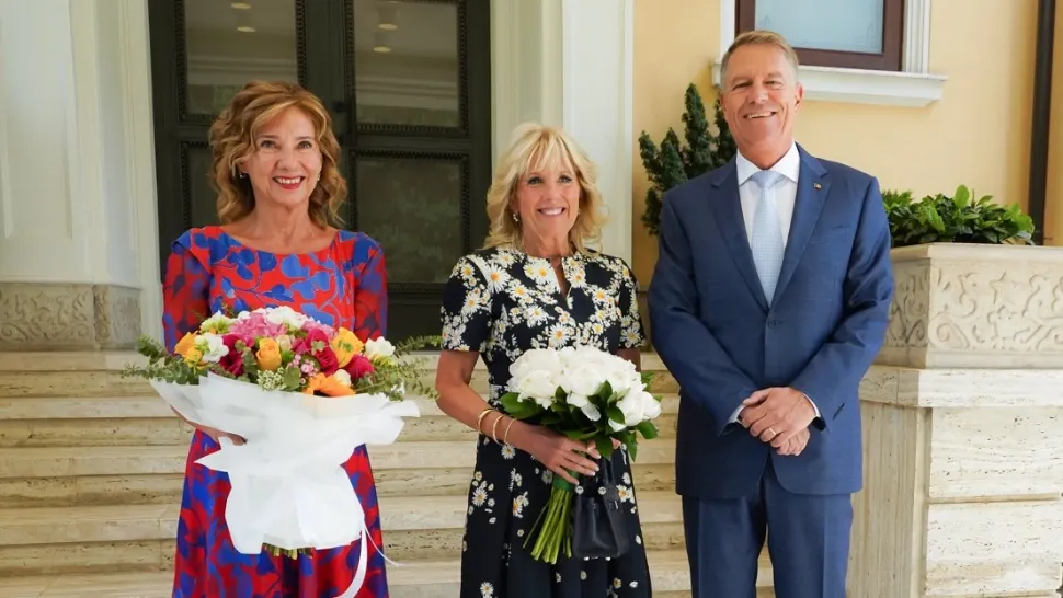 Jill Biden, la București. IMAGINI în premieră cu Prima Doamnă a SUA, alături de Carmen și Klaus Iohannis