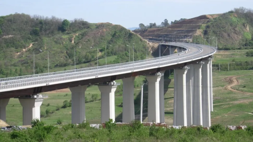 Restricţii de circulaţie pe A1 Sibiu-Deva şi pe DN 7 la Călimăneşti