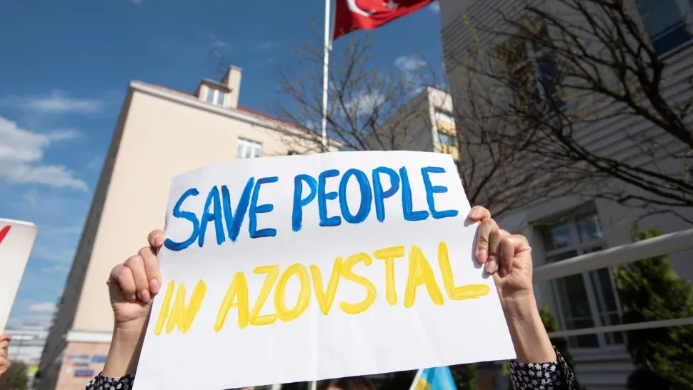 Rușii opresc focul pentru evacuarea civililor din combinatul Azovstal. Foto/Profimedia