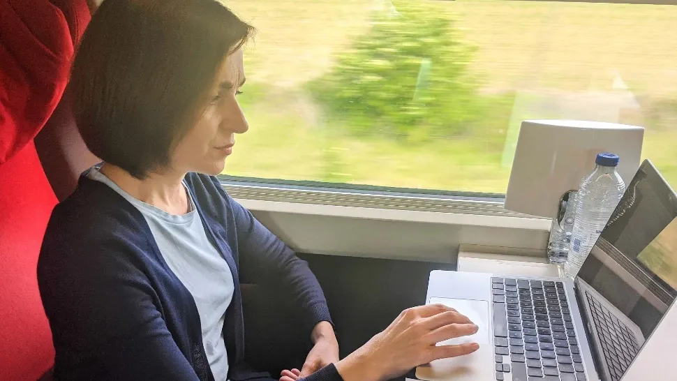 Maia Sandu in tren (foto: FB)