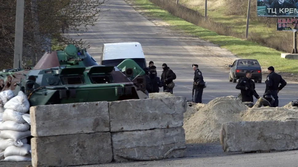 Cadavrele a zeci de civili ucraineni, găsite sub dărâmăturile unei clădiri din Izium bombardate la începutul lunii martie