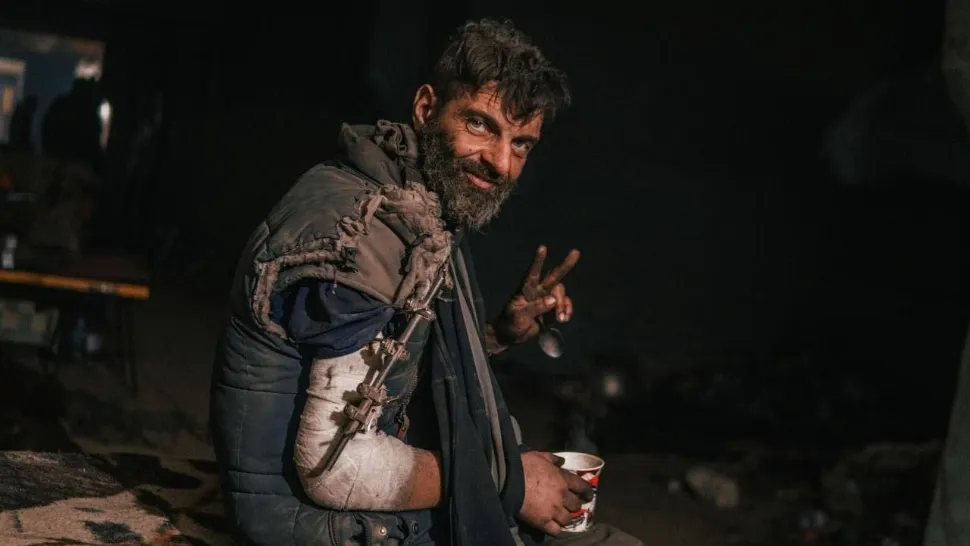 Război Ucraina. Negocieri cu rușii pentru evacuarea celor 38 de luptători foarte grav răniți din Azovstal 