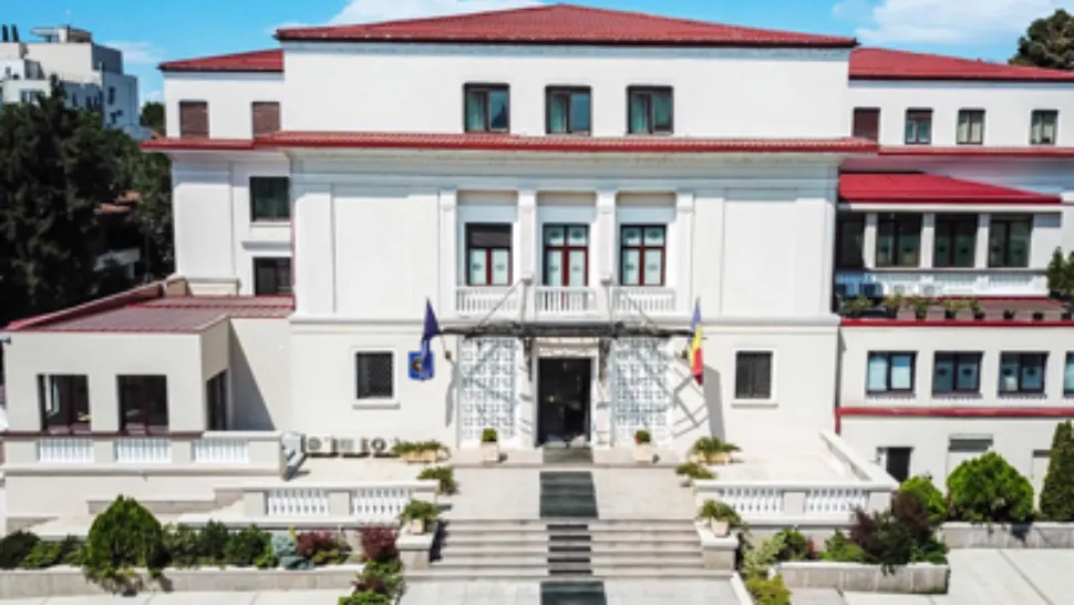 Zeci de posturi scoase la concurs