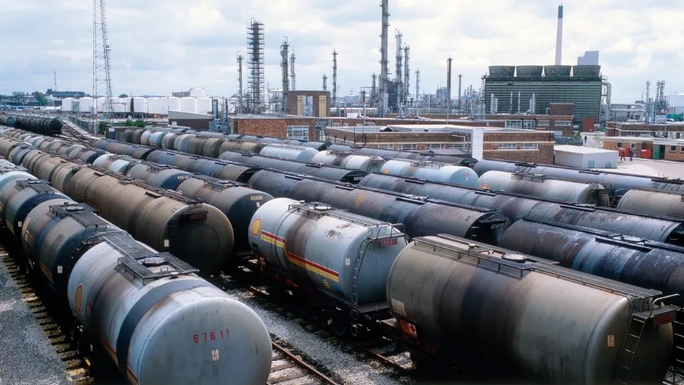 Petrolul se ieftinește pe bursele internaționale. Foto/Profimedia