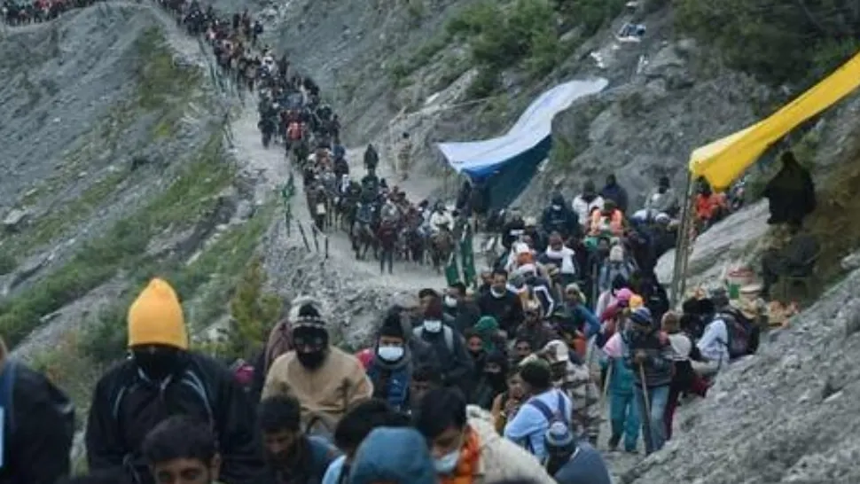 Tragedie în India - 13 MORȚI și 36 dispăruți la un templu din Cașmir, după ploile torențiale - Momentul viiturii