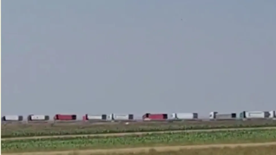 Coadă TIR-uri/ Captură video