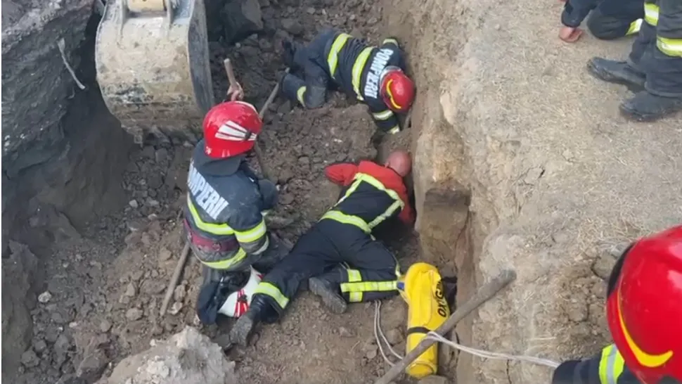 Un mal de pământ a căzut peste 2 muncitori: un bărbat a MURIT - VIDEO