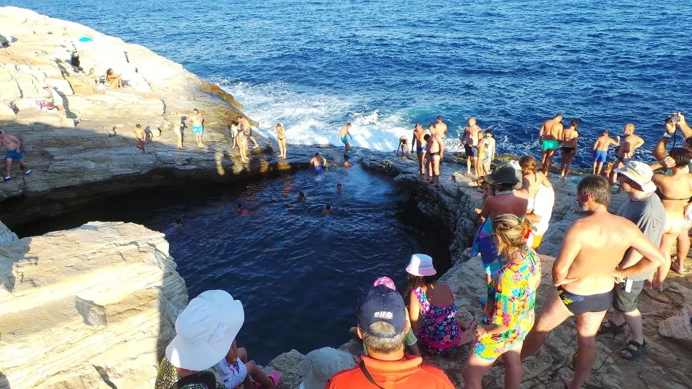 Un turist a decedat pe Insula Thassos. Foto/Arhivă
