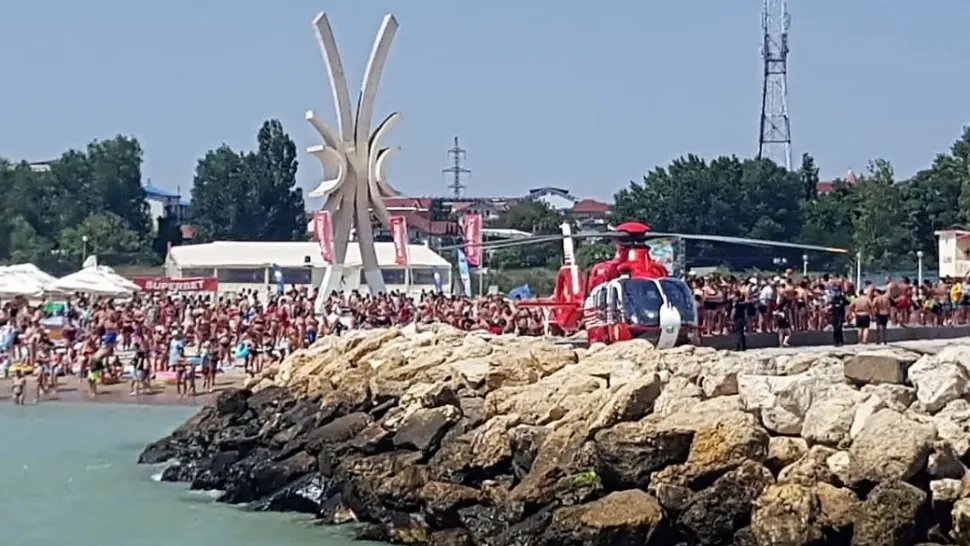 ALERTĂ la Costinești - Una dintre cele 2 persoane date dispărute, găsită fără suflare, prinsă între stabilopozi - VIDEO