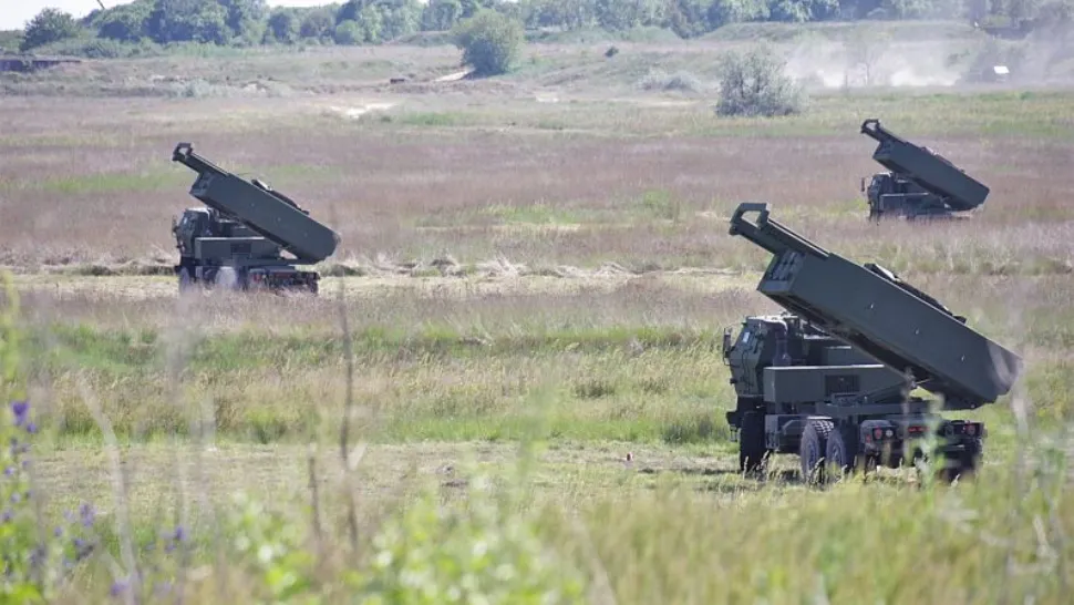Sisteme HIMARS, pe străzile din Focșani. Video cu temutele rachete americane care bagă groaza în trupele rusești