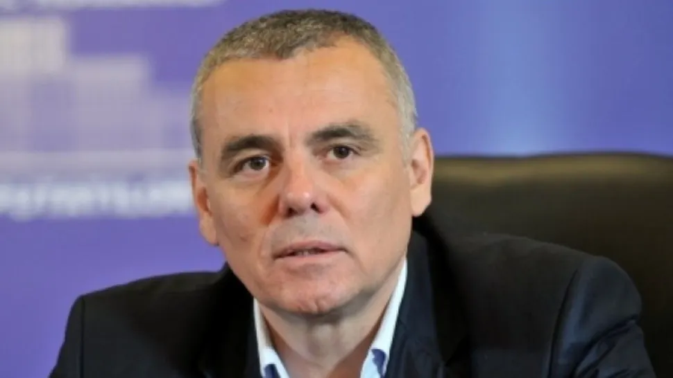 Cine e Eugen Popescu, omul care controlează BANII pentru George Simion - Controverse cu diplome fantomă