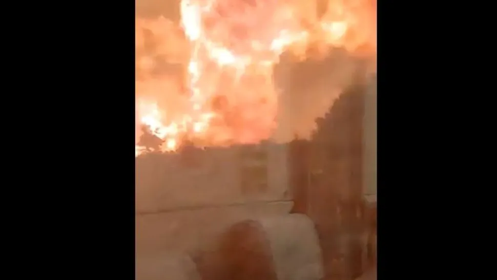 Un tren cu 48 de călători a luat foc! Oamenii au sărit pe geam ca să scape de flăcări - 20 de răniți - Video