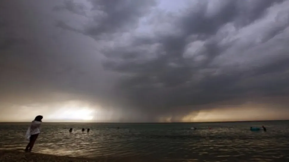 Cum va fi vremea în minivacanța de Sf. Maria. Meteorologii nu au vești bune