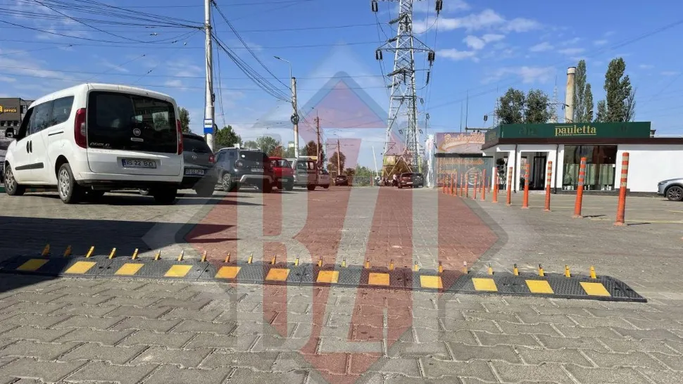 Pericol pentru șoferi: limitatoare de viteză care taie anvelopele când circulă pe contrasens