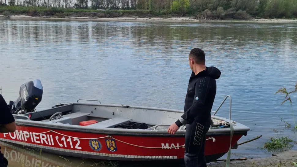 Comisar de poliție, căutat de 24 de ore în apele Dunării. Operațiunea, reluată duminică dimineață