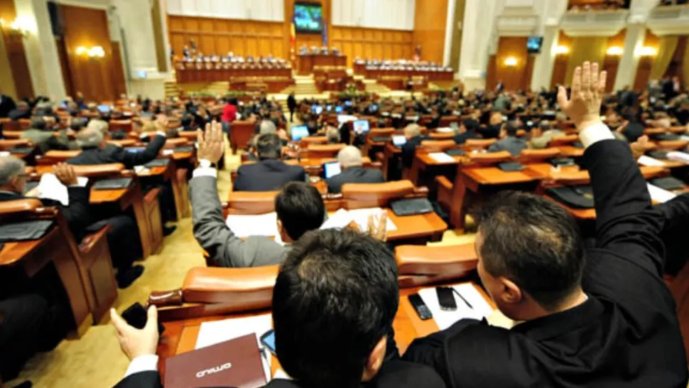 O parte dintre parlamentari vor lucra online pentru a se ocupa şi de campaniile electorale