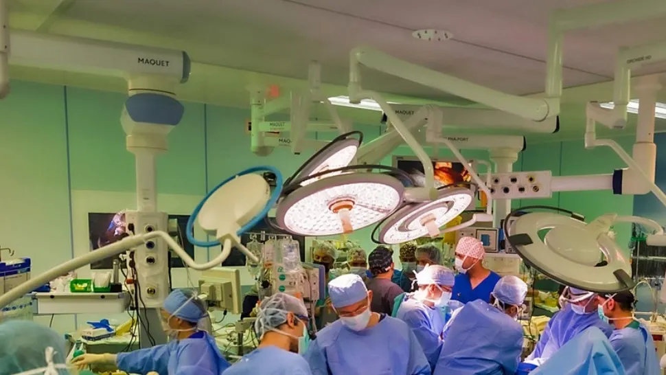 Situație aberantă: ruda unei paciente acuză spitalul de indiferență când, în realitate, medicii se luptau pentru viața acesteia