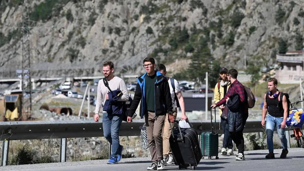 Bărbați ruși refugiați în Georgia, pentru a scăpa de mobilizare (Profimedia)