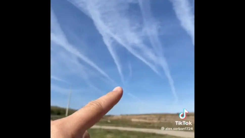 Urme cer/ Captură video Tik Tok Răzvan Andrei