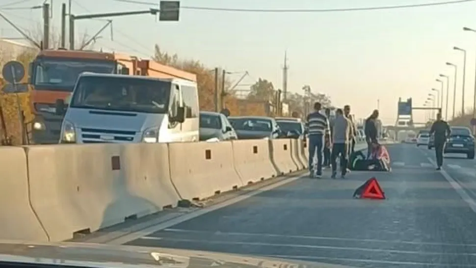 Accident grav pe Centura Capitalei. O motociclistă a zburat peste marcaje, trafic paralizat