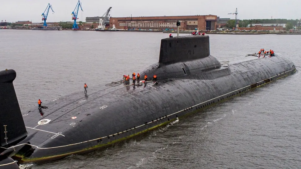 K-329 - Belgorod are 6 rachete nucleare la bord. Foto/Profimedia
