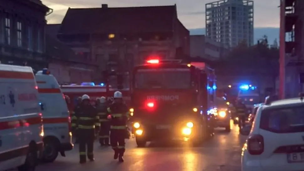 Biserică în flăcări, în Timișoara. Foto/ISU