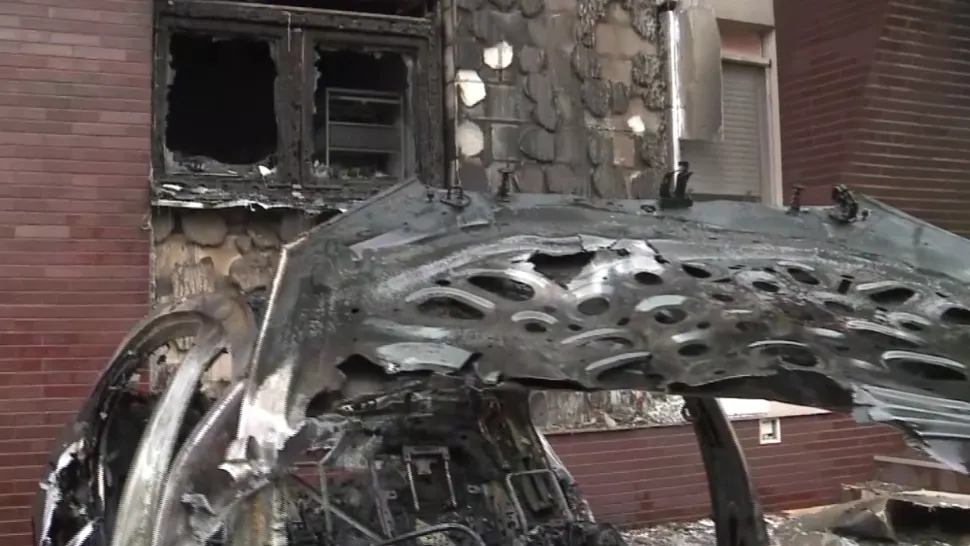 Incendiu mașină și apartament Cartierul Francez, București/ Captură video
