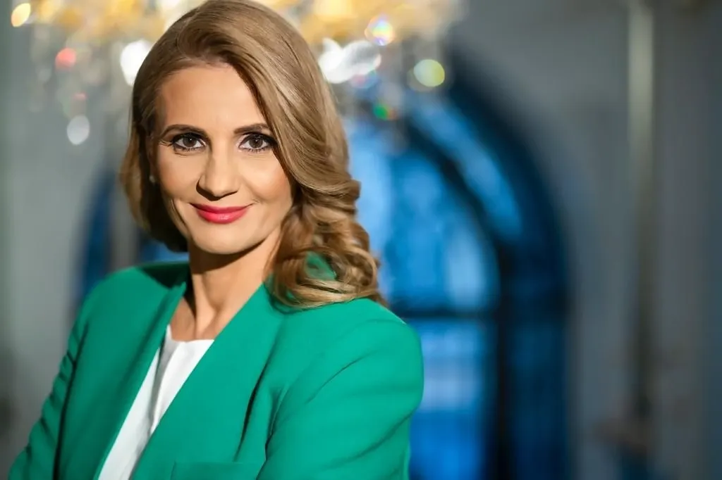 Anca Alexandrescu, realizatoarea emisiunii Culisele Statului Paralel