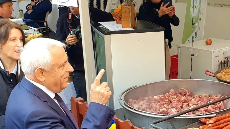 Petre Daea la un târg agricol (sursă: FB)