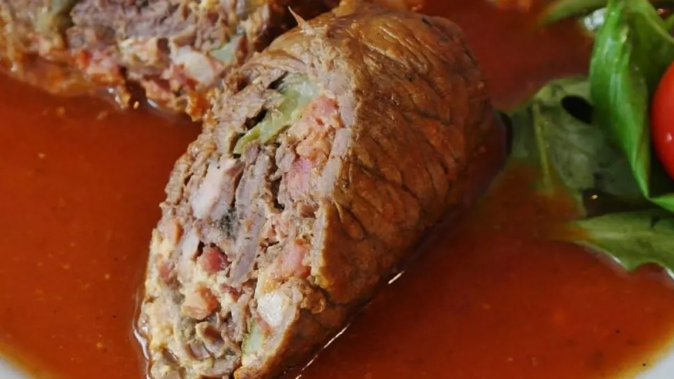Rulouri din carne de porc - imagine cu notă sugestivă