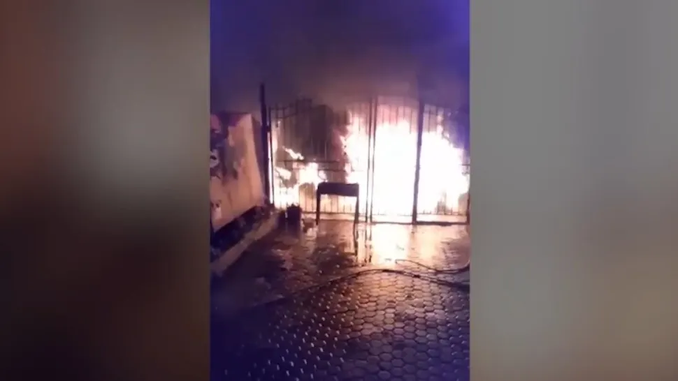 Reglare de conturi în stil mafiot în România. Mașina unui bărbat din Medgidia s-a făcut scrum