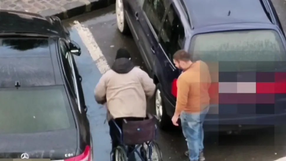 Bărbat care pretindea că are un handicap locomotor/ Captură video