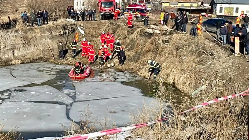 Bărbat căutat de autorități după ce a căzut în pârâul Valea Iașului