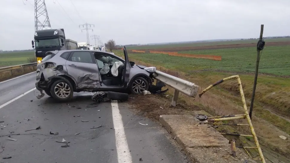 Ciocnire violentă în Cuza Vodă, Dâmbovița: 3 VICTIME, 2 mașini implicate - Intervenție urgentă la locul accidentului