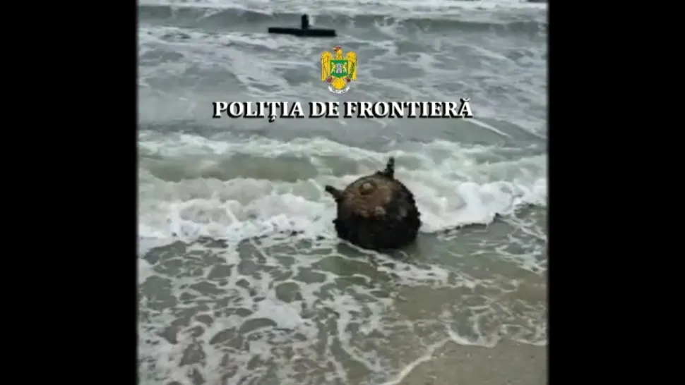 Mină marină, descoperită de polițiștii de frontieră pe plajă, în zona localității Sfântul Gheorghe - VIDEO