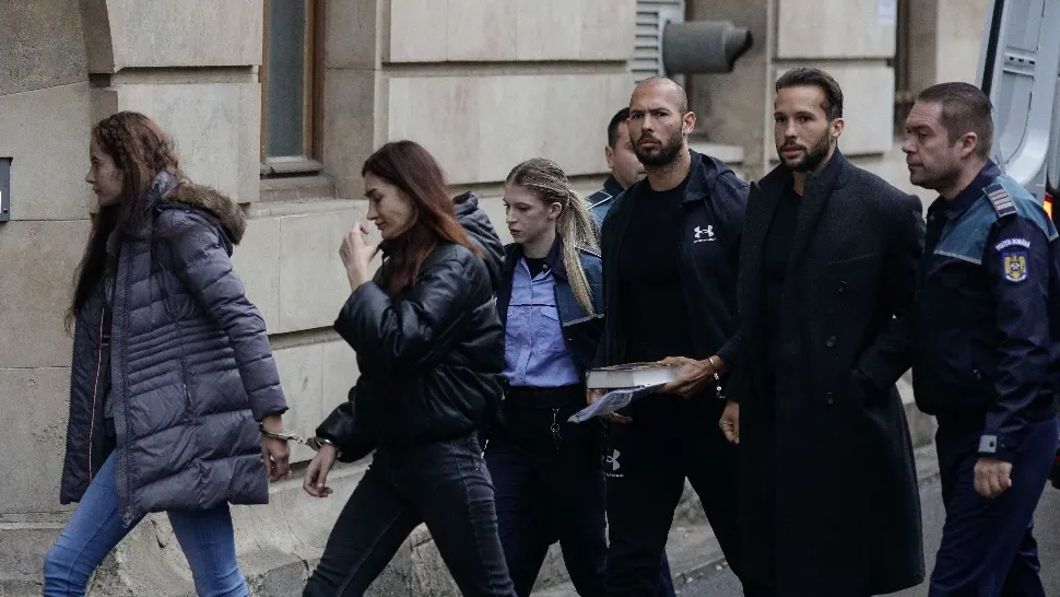 Frații Tate sub custodia poliției. Foto/Inquam