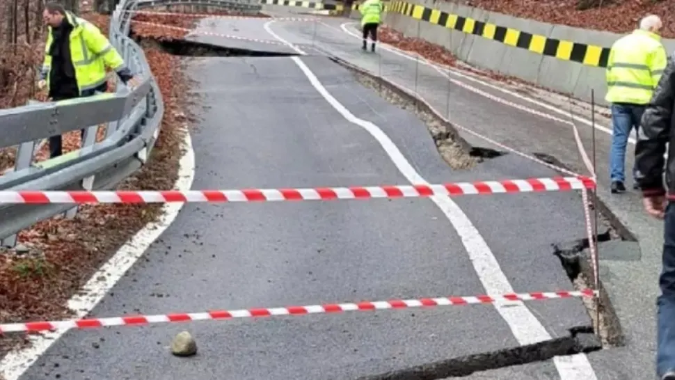 Drum surpat mănăstirea Frăsinei/ Captură foto