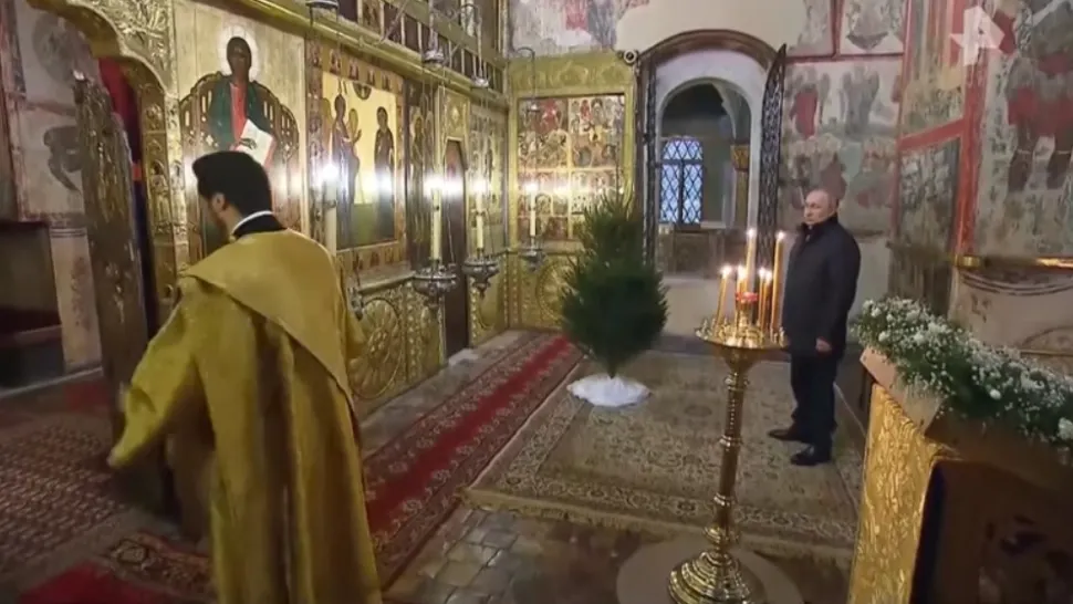 Putin, singur la slujba de Crăciun/ Captură Youtube