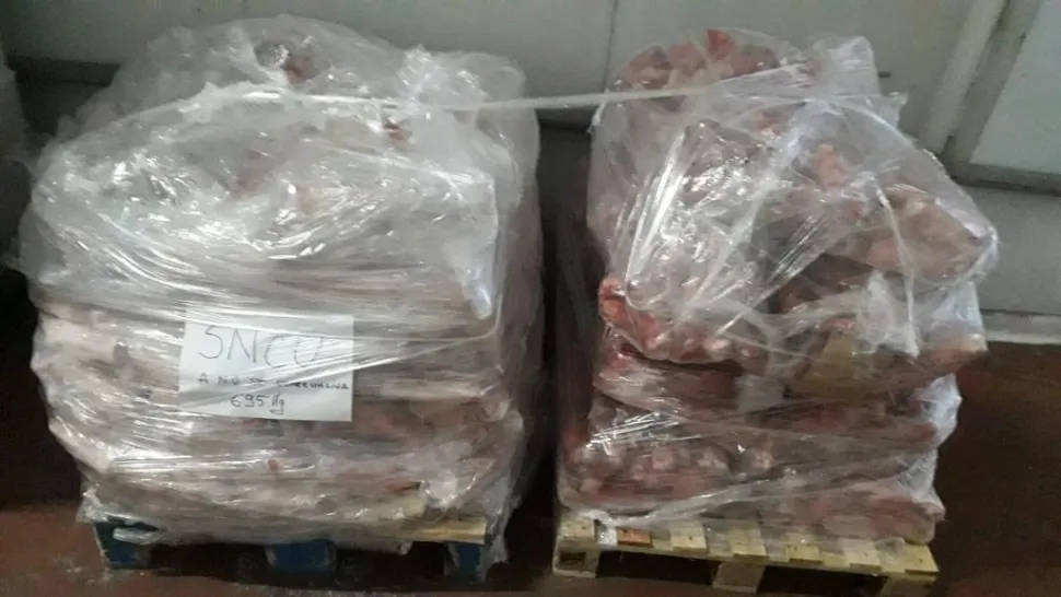 Carne congelată cu termen de valabilitate schimbat. Foto/ANSVSA