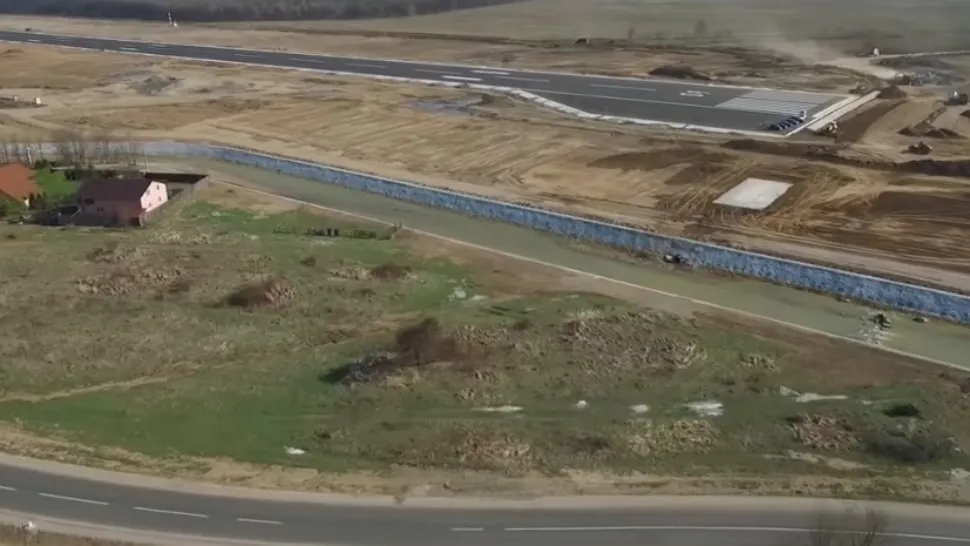 Ruso-autriecii BLOCHEAZĂ modernizarea aeroportului Satu Mare
